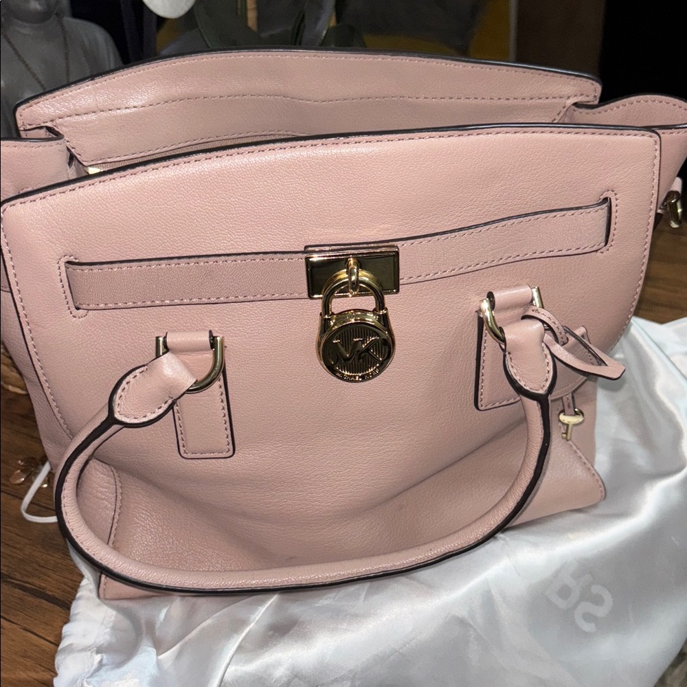 Michael Kors Hamilton Blush Leather Tote with Gold Accents (preowned)